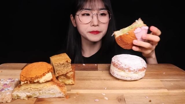 ASMR 신상디저트 먹방✨연세우유커피생크림빵 대파베이컨크림치즈도넛 양갱버터쿠키 라이스크리스피 피스타치오핑크롤 쫀득샌드쿠키 CREAM BREAD DESSERT MUKBANG