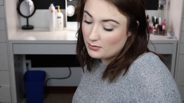 WHATS IN MY TRAVEL MAKEUP BAG?! HOLY GRAIL PRODUCTS| Megan Marie смотреть онлайн