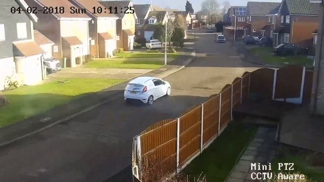 Hikvision DS-2DE4A220IW-DE Mini PTZ Camera Vehicle Tracking (25mph) смотреть онлайн