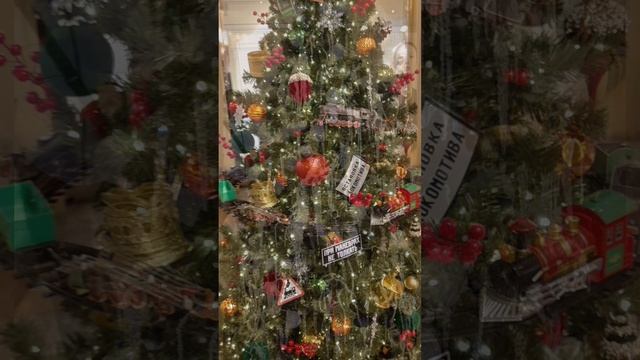 Ёлки в ГУМЕ смотреть онлайн