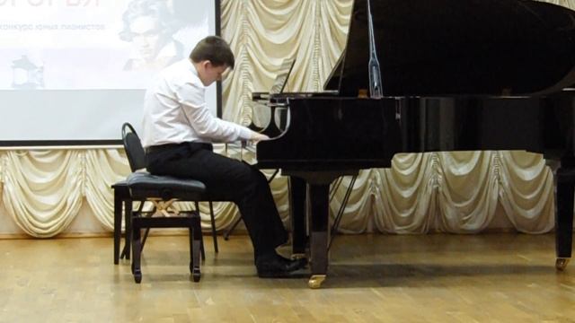 Л. Бетховен соч.2 Соната №1 фа-минор 1я часть, С. Рахманинов Прелюдия до диез минор op.3 no.2 смотреть онлайн