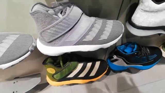 ADIDAS STORE | Mga Bagong Nilabas Na Sapatos Dito Mo Lang Makikita | Ubusan Ng Pera🤑 смотреть онлайн