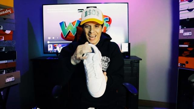 This Nike Dunk is trash. смотреть онлайн