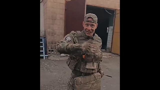 И в бой идут опять солдаты - OiN Одни из Нас (Премьера) смотреть онлайн