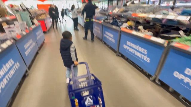 ЕДЕМ В ГОСТИ К СЕСТРЕНКЕ 😍 КАК ВСТРЕТИЛА НАС 🥰 СОБРАЛИСЬ У СЕСТРЕНКЕ ❤️ НАКРЫЛИ СТОЛ ВМЕСТЕ 🤗 #гост смотреть онлайн
