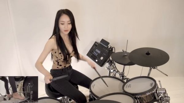 Барабанщица из Кореи A-YEON, кавер на South Of Heaven