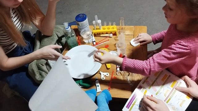 Прекрасное время с семьей! Каникулы. Ставим опыты. Велопрогулка. Украинский борщ. Мой путь Надежды смотреть онлайн