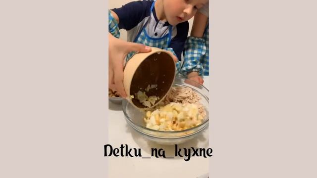 Нежный салат с курицей и фасолью смотреть онлайн
