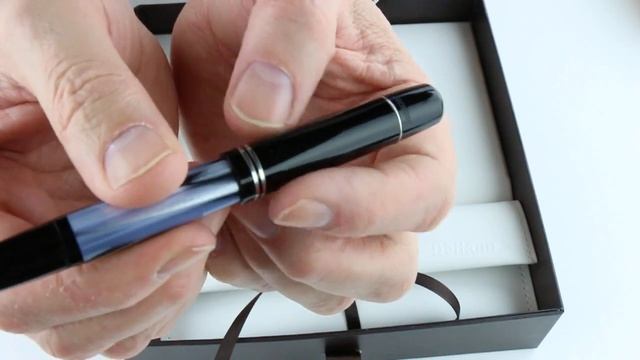 Pelikan M101N Grey Blue Fountain Pen смотреть онлайн