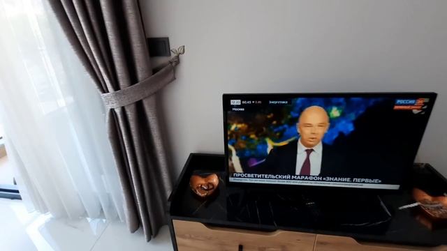 У МЕРТА СЕЛИ БАТАРЕЙКИ смотреть онлайн