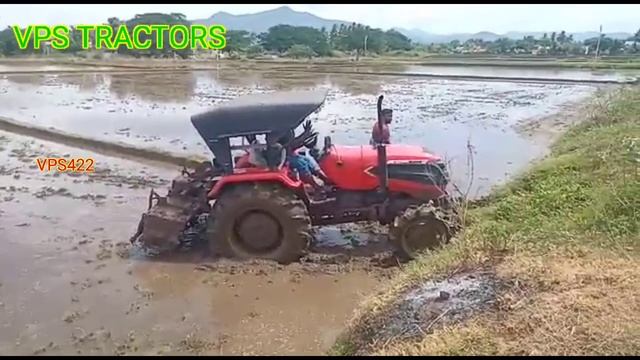 சேற்றில் இருந்து வெளியேறும் காட்சி, Solis 4×4, @VPS422 смотреть онлайн