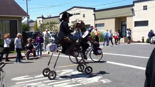 Kinetic Sculpture Race 2013 Horse смотреть онлайн