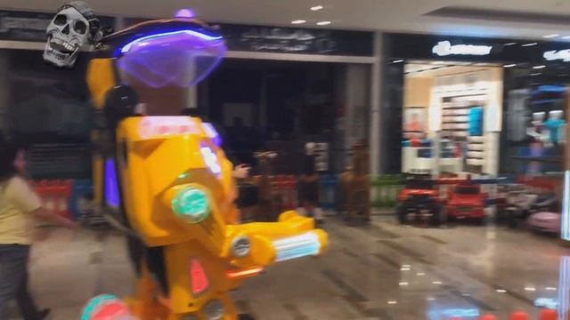 Attraction for Kids in Al Ghurair Mall in Dubai Review. Dubai Vlog 2018. Electric Robot for Kids смотреть онлайн