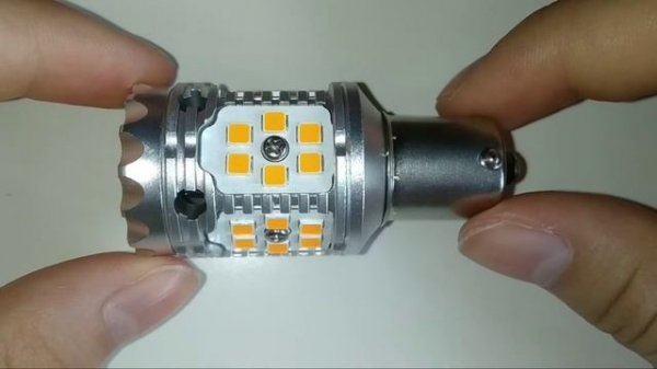 Светодиодная автомобильная лампа с обманкой NeTuning P21W-30s30e в поворотники BA15s с резистором