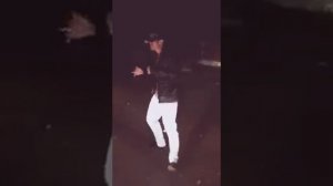 Мужик красиво танцует