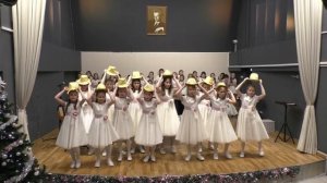 Музыка и слова Х. Биби «Hats»