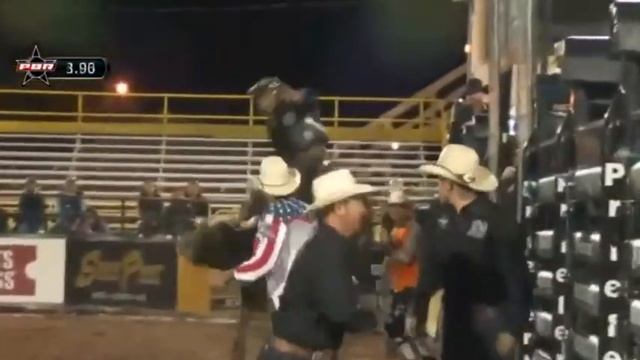 Sean Willingham rides Grey Goose for 79 points (PBR) смотреть онлайн