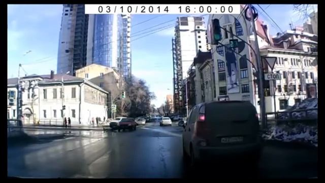 Пытался проскочить на красный свет 10 03 14 смотреть онлайн