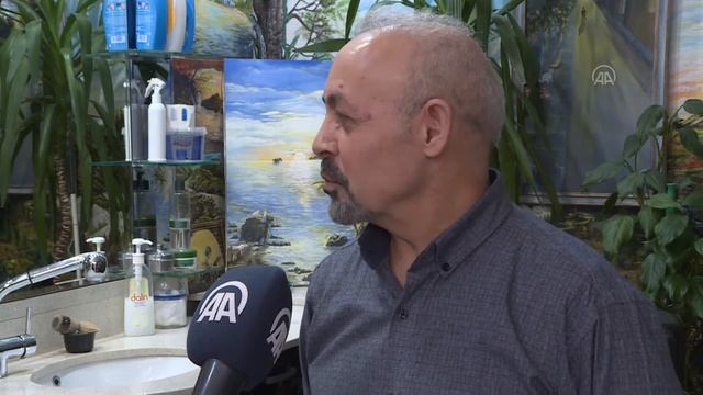 20 metrekarelik botanik bahçesini andıran berber dükkanı смотреть онлайн