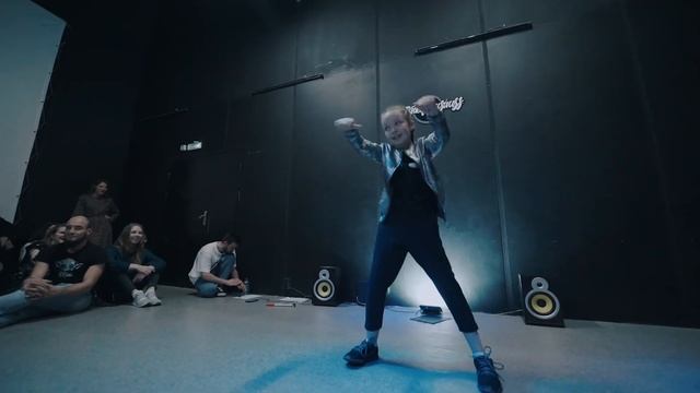 Анастасия Иванова - Голос Дети 6. MO'BOUNCE Popping Contest. смотреть онлайн