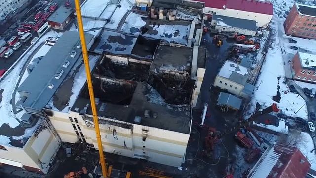 Сгоревший ТРЦ-2 *Зимняя вишня* снят с высоты 26.03.18г. смотреть онлайн