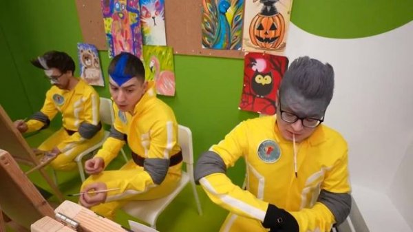 24 Часа в ШКОЛЕ СУПЕРГЕРОЕВ  (А4)