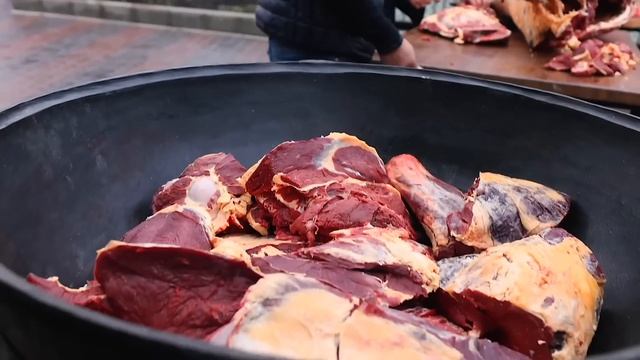 HEART, LIVER, LUNGS. LAMB LIVER IN A CAULDRON. смотреть онлайн