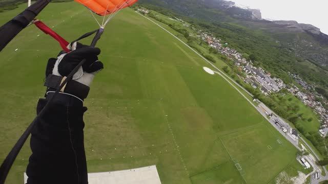 Swoop (Скоростное приземление на самой красивой дропзоне Европы) in DZ Bovec смотреть онлайн