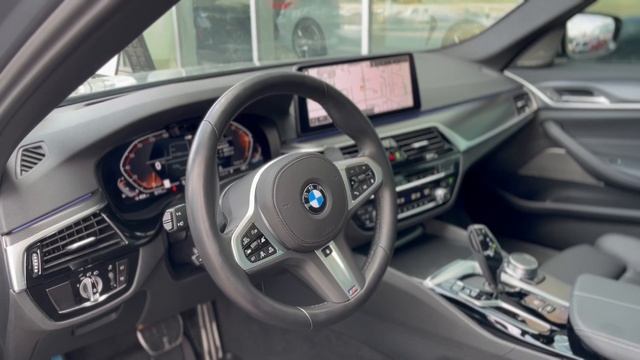 2023 BMW 5 Series 540i xDrive Stock# W240013 смотреть онлайн