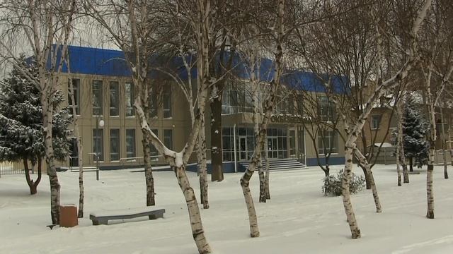 Красивая осень - зима в центре Каховки.