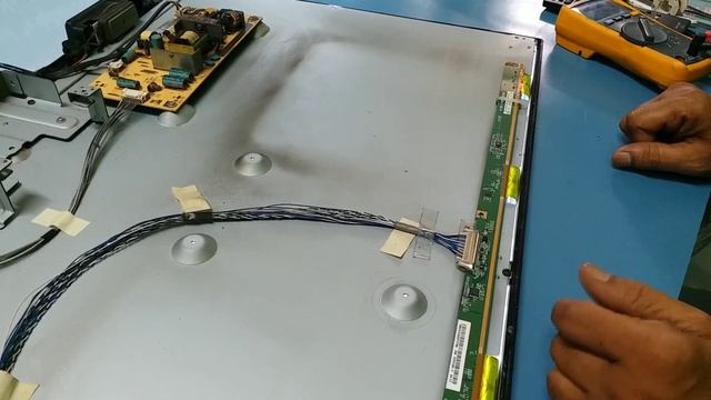 SHARP 32" LED TV NO DISPLAY BUT BACKLIGHT OK HOW TO SOLVE. смотреть онлайн