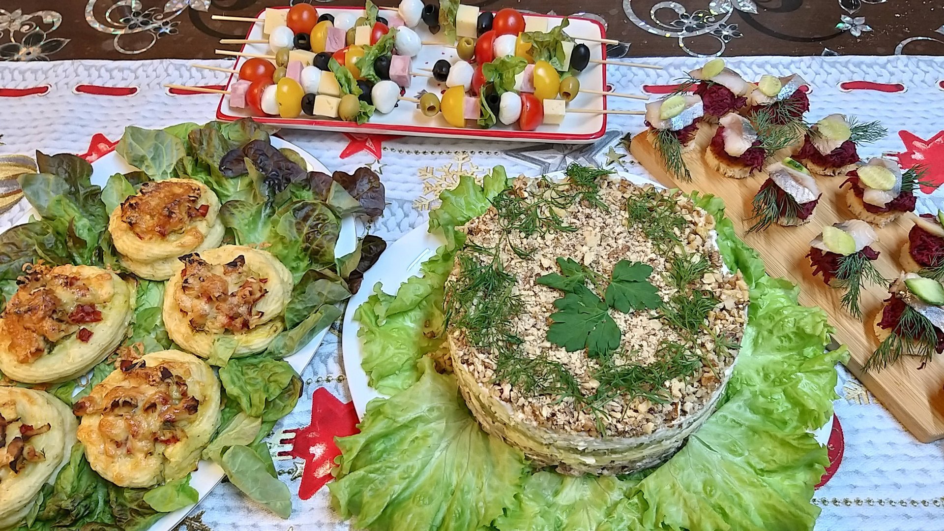 Бюджетное меню на новый год 2025 самые вкусные, простые и красивые блюда! Доступный новогодний стол смотреть онлайн