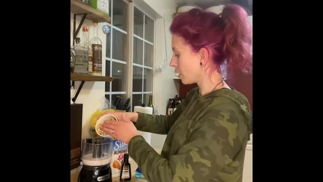 Cashew Cream Frosting смотреть онлайн