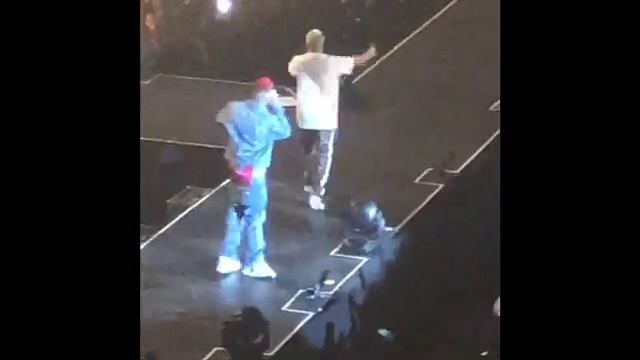 Sfera Ebbasta a Milano 27/4/19 смотреть онлайн