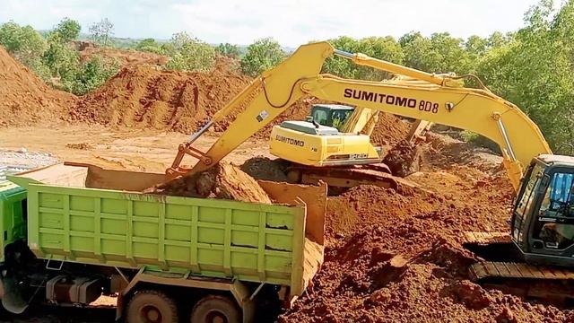 Beko Excavator Besar SH210 Bongkar Muat Nikel