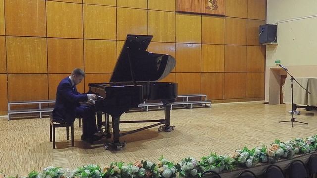 М. Мошковский «Искорки», соч. 36, № 6 Исполняет Глеб Кирик смотреть онлайн