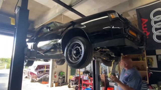 1987 Buick Grand National undercarriage review смотреть онлайн