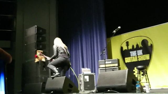 NITA STRAUSS - Poison (Alice Cooper) - The UK Guitar Show London - 30/09/2018 смотреть онлайн
