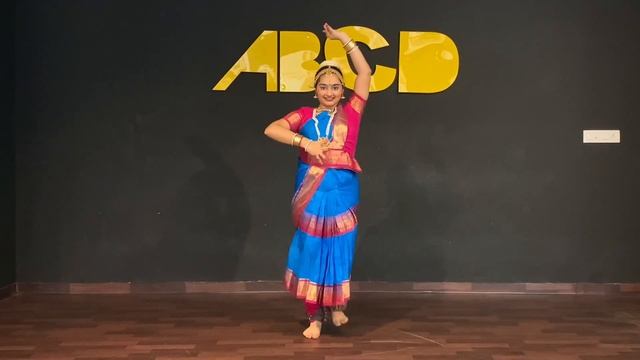 Humma Song | Bharatnatyam | Classical Dance смотреть онлайн