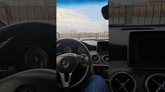 Продаю мерседес Gla 2014