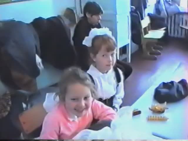 Новый год 1997. Новогоднее чаепитие в школе. смотреть онлайн