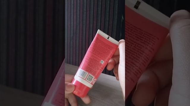 UVedge SPF 50 sunscreen gel (UVA &UVB protection gel #beauty #beautytips #shortvideo #supportme смотреть онлайн