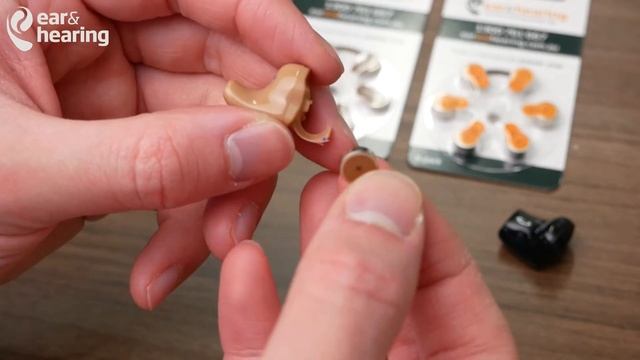 How to Change In the Ear Hearing Aid Batteries (Any Manufacturer) смотреть онлайн