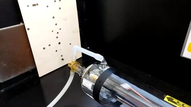 Лазерная трубка CO2 LASEA F4 100-120 Вт смотреть онлайн