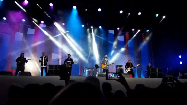 Uma2rman - Прасковья (live 80 лет ВДНХ) смотреть онлайн