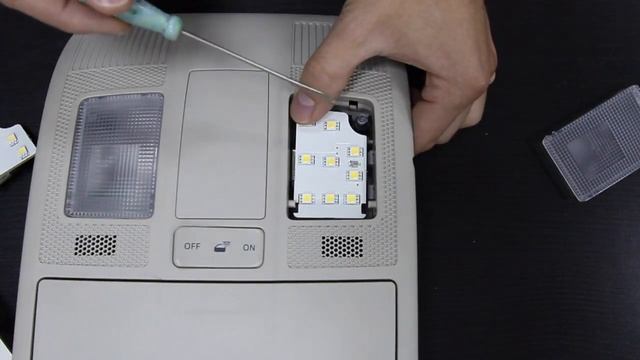 Как заменить лампы в салоне Mazda CX-5, Mazda 6 (2012+), Mazda 3 (2013+) смотреть онлайн