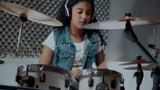 Wiplash, com Ester Gomes смотреть онлайн