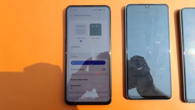 Best Amoled Display and Speaker Test | 1300 Nits vs 1000 Nits | Stereo Speaker vs Mono Speaker! смотреть онлайн