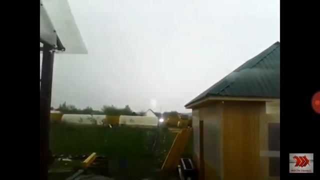 Были на даче у друга и встретили шаровую молнию возле окна смотреть онлайн