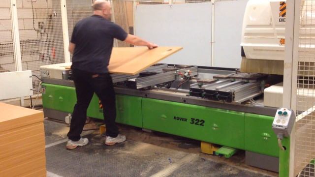 Biesse Rover 322 CNC Routering and Drilling Machine смотреть онлайн